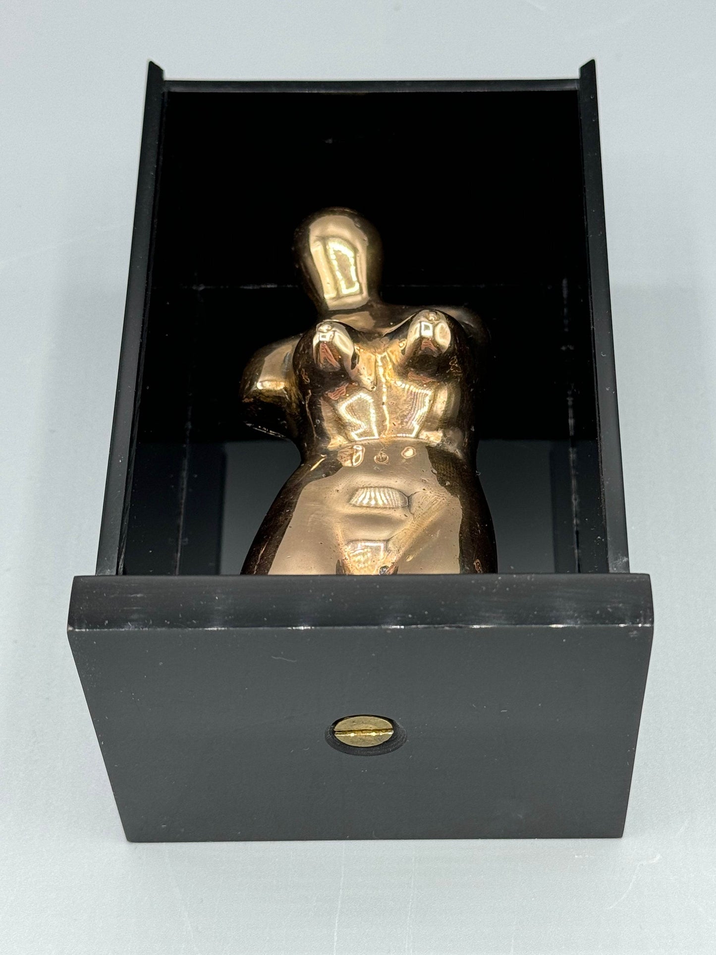 Man Ray Vierge apprivoisée / Domesticated Virgin (Let Me Out), 1969 underside