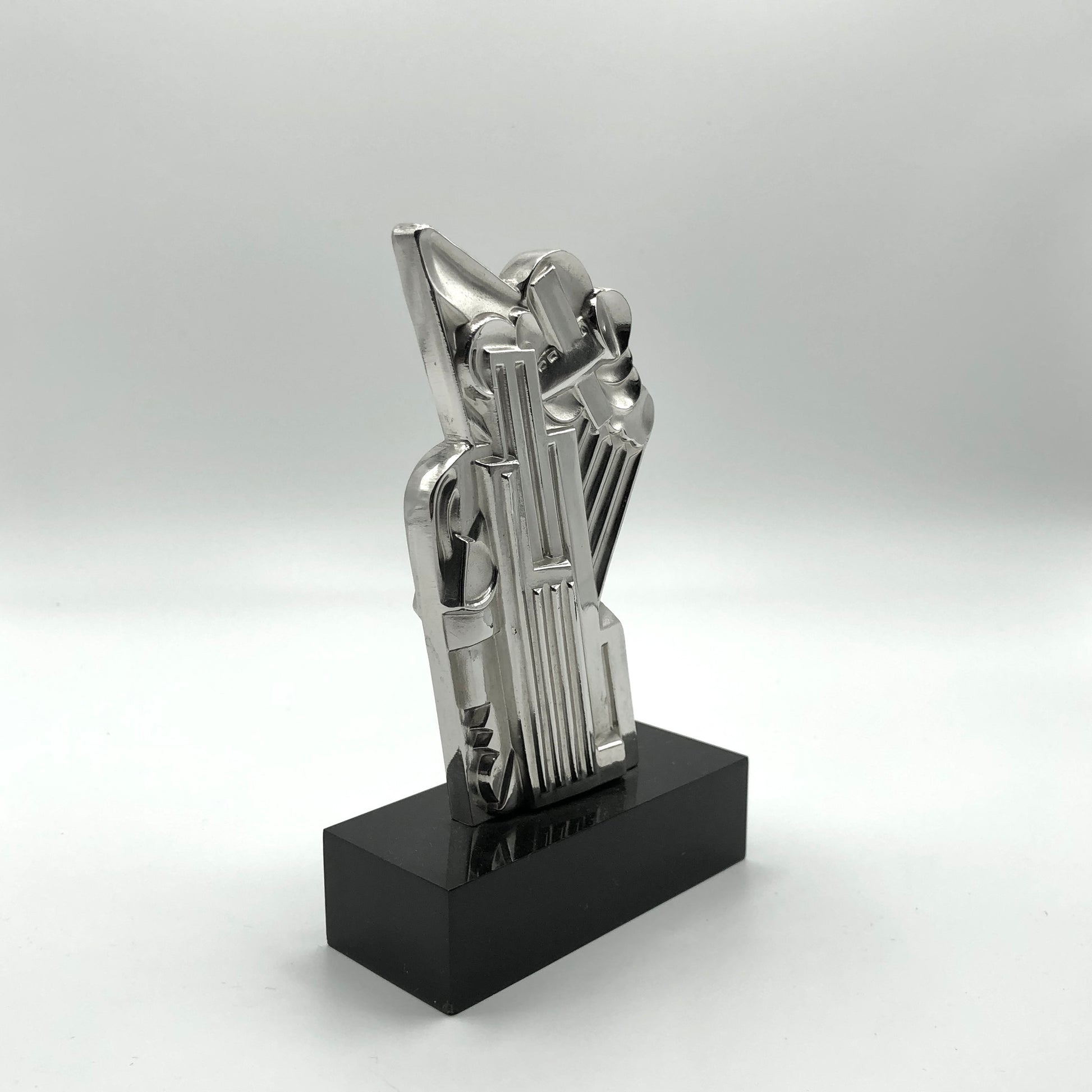 Roy Lichtenstein
Salute to Airmail, 1968
solid silver multiple with plexiglas base
ano†her view 
